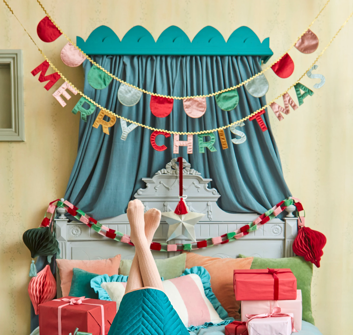 Merry Christmas Velvet Pennant Garland